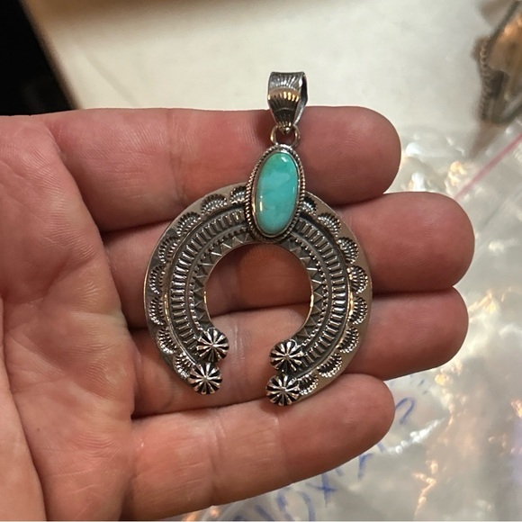 STERLING SILVER NATIVE KINGMAN TURQUOISE STAMPED FLOATING NAJA PENDANT 2 3/4” - Picture 10 of 11
